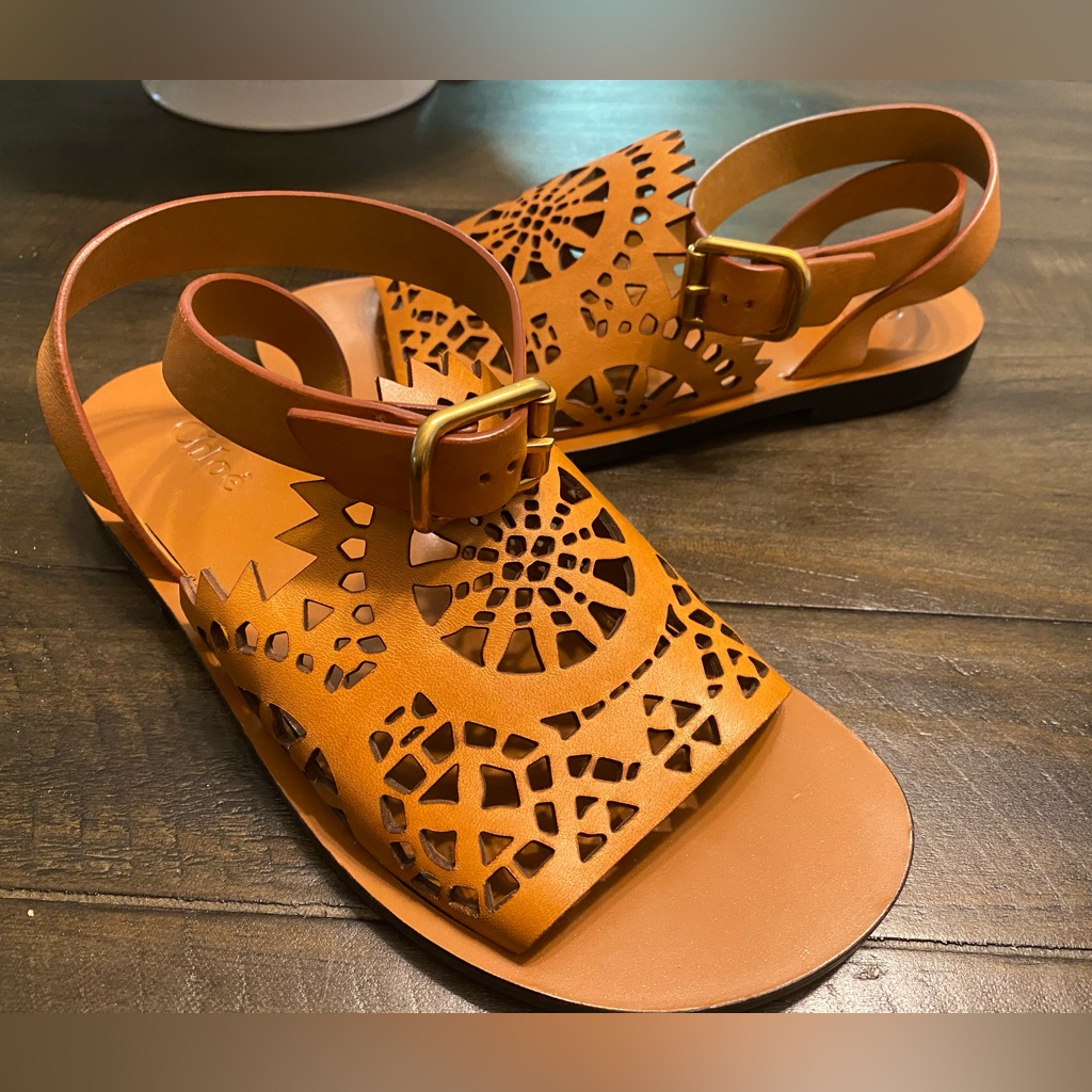 New Chloe Kelby Laser Flat Ankle Strap Sandal 37 7